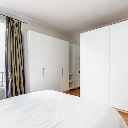 Luxury Living In Passy Apartment *