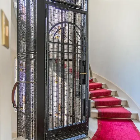 Appartamento Luxury Living In Passy Parigi