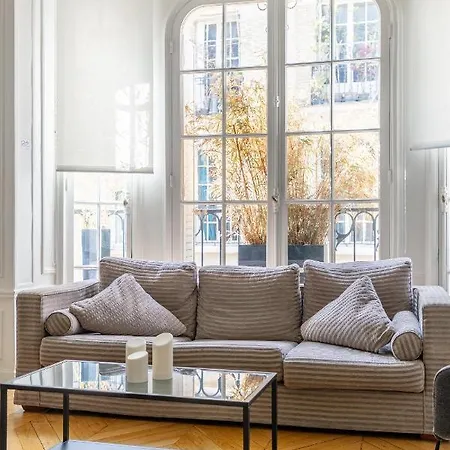 Apartment Luxury Living In Passy Paris