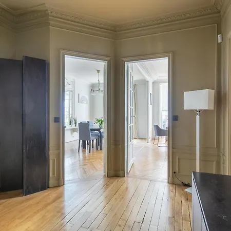 Apartment Luxury Living In Passy
